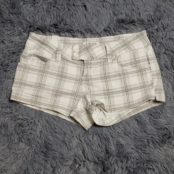 YMI white and gray plaid shorts - Picture 2 of 4